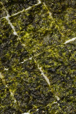 Beyaz arka planda izole edilmiş lezzetli yosun.. 