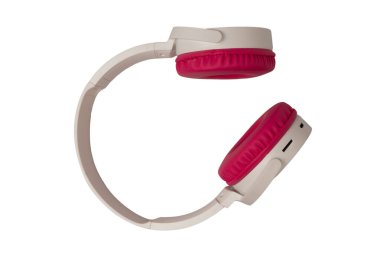 Pembe ve beyaz kulaklıklar beyaz arka planda izole edilmiş..