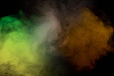 Siyah arka planda beyaz buhar. Boşluğu kopyala.