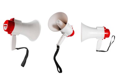 Beyaz bir arka plan üzerinde izole bir megafon.