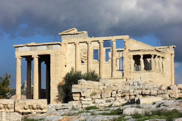 Oude tempel op de Akropolis in Athene. Griekenland. — Stockfoto