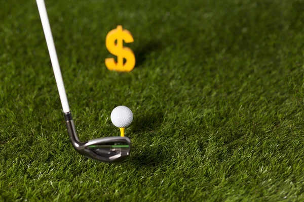 Golf i pieniądze — Zdjęcie stockowe
