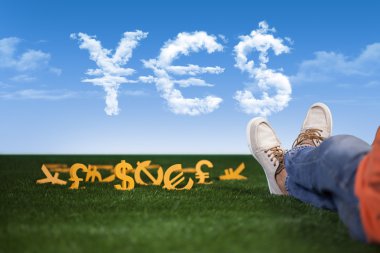 Para çim ve bulutlar