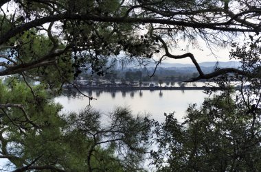 Akyaka dağlardan görüntülemek
