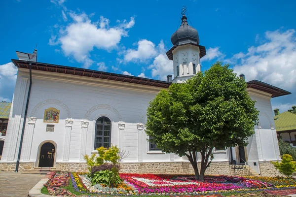 Antica Chiesa Monastica Agapia Paesaggio Estivo Punto Riferimento Medievale Rumeno — Foto Stock