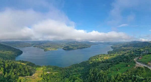 Vedere Aeriană Lacului Montan Panoramă Vară Carpații Români Nori Joși — Fotografie, imagine de stoc