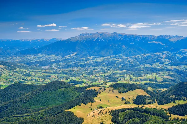 Piatra Craiului Massif Ten Çarpıcı Romanya Simgesi Transilvanya Dan Geleneksel — Stok fotoğraf