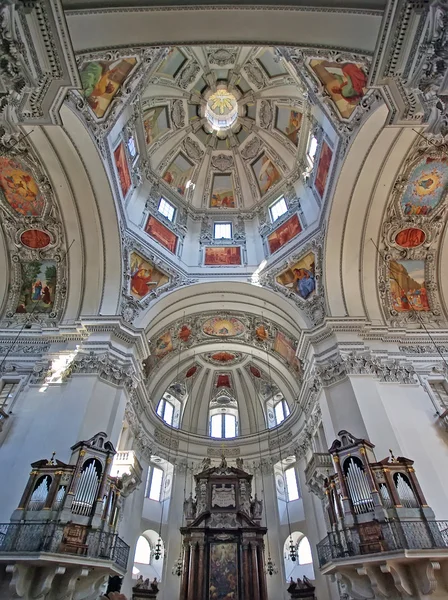 Inside kristna kyrkan — Stockfoto