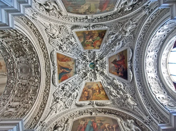 Architettura della cattedrale dettagli — Foto Stock
