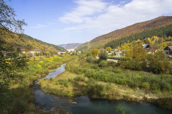 Villaggio nella valle — Foto Stock