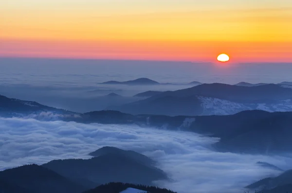 Foggy winter sunrise — Stock Photo, Image