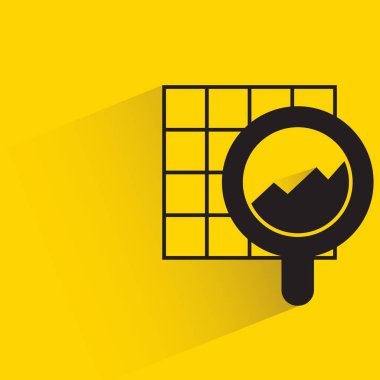 Büyüteç cam ve veri grafiği gölgeli tabloda