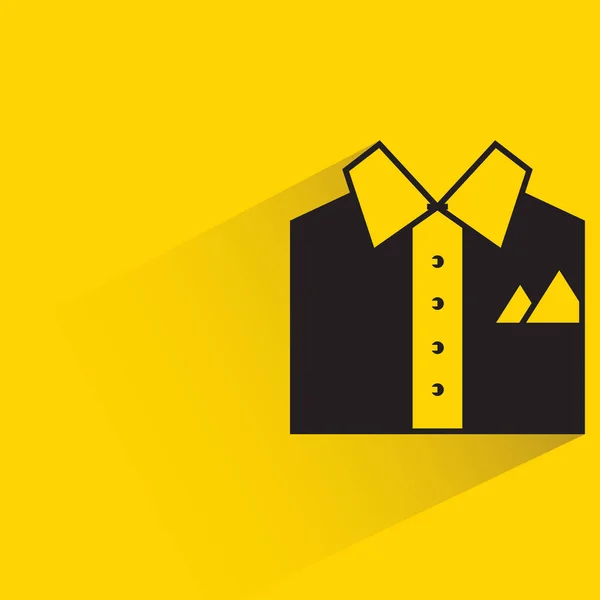 Camisa Com Sombra Fundo Amarelo — Vetor de Stock