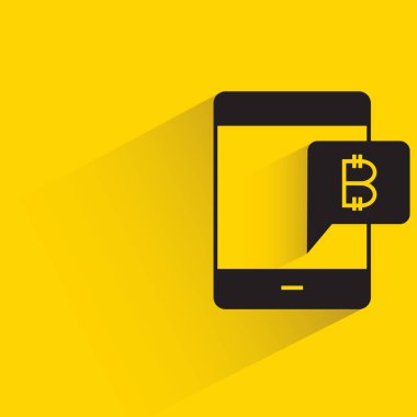 akıllı telefon ve bitcoin mesaj simgesi sarı arkaplanda gölge