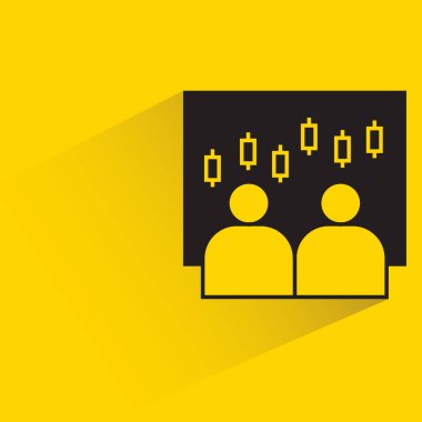 İnsanlar sarı arkaplanda şamdan şemasını izliyorlar