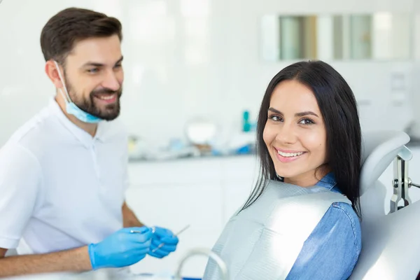 Portrait Smiling Client Male Dentist Dental Office — Stock Photo, Image