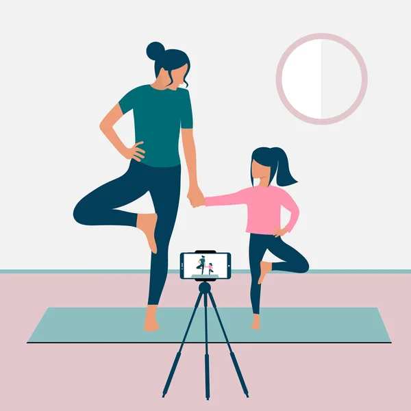 Mutter und Tochter stehen in Baumpose und nehmen eine Video-Yoga-Stunde mit ihrem Smartphone auf. Yoga mit Kindern. Das Konzept von Stay Home. Aktivitäten zu Hause während der Quarantäne. Online-Kurse. Eps 10. — Stockvektor