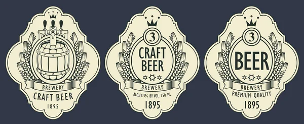 Ensemble Trois Étiquettes Bière Monochromes Avec Tonneau Bois Blason Des — Image vectorielle