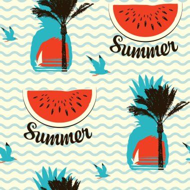 Deniz seyahati temasındaki tropik, pürüzsüz desen. Gün batımında karpuz dilimleri, martılar, ananaslar, palmiye ağaçları ve sörfçülerin olduğu vektör arkaplan veya dalgalı bir arkaplan üzerinde gün doğumu