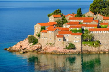 Sveti Stefan, küçük adacık 