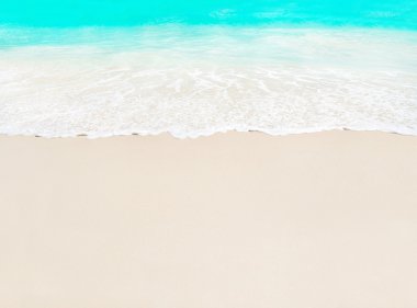 Dalga okyanus ve beyaz kum