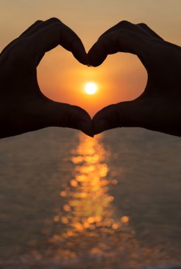 Kalp şekli işareti