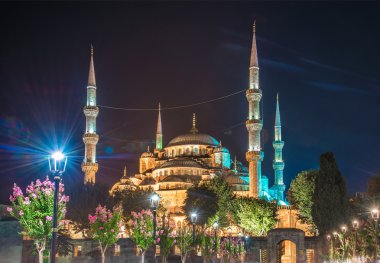 Mavi Cami gece görünümü
