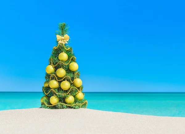 Christmas tree with golden decorations — Stock Photo, Image