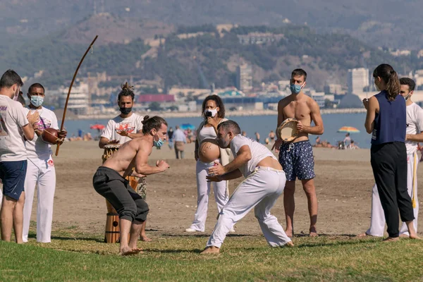 Málaga Espanha Novembro 2020 Capoeira Dança Praia Málaga Pessoas Uma — Fotografia de Stock