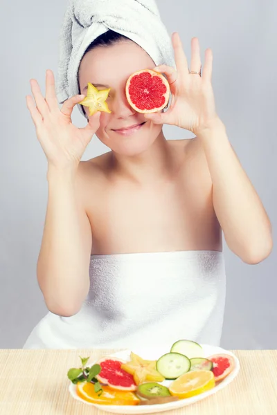 Beauty treatment with fruits — Stock Photo, Image