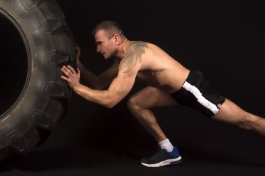 adam Traktör Lastiği iter