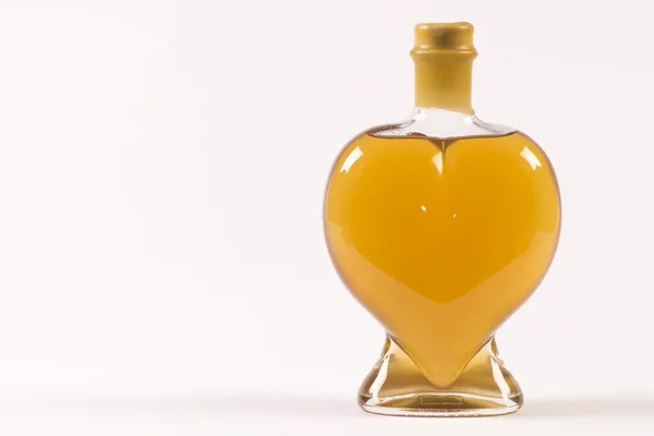 Бутылка от формы сердца — стоковое фото