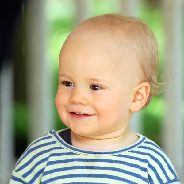 Bambino sorridente — Foto Stock