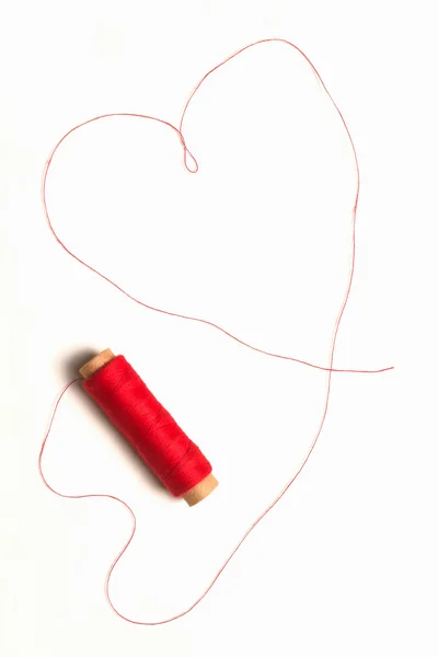 Heart shape from red thread — Stock Photo, Image