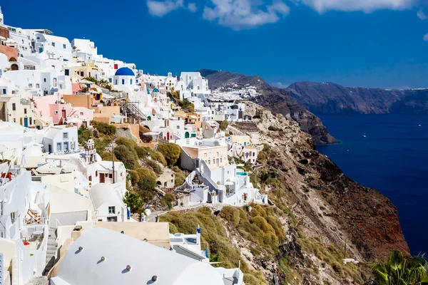 GREECE, SANTORINI OCT 3: Øverste utsikt til havet og landsbyen Oia. O – stockfoto
