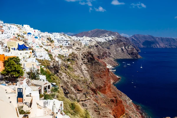 GRECIA, SANTORINO 3 OTTOBRE: Vista panoramica sul mare e sul villaggio di Oia. O — Foto Stock