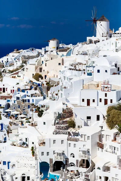 GRECIA, SANTORINO 3 OTTOBRE: Vista panoramica sul mare e sul villaggio di Oia. O — Foto Stock