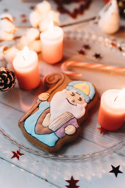 クリスマスクッキー 休日のお祝い 暖かいパンの背景 ジンジャーブレッド — ストック写真