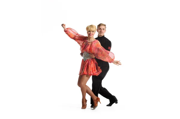 Beautiful couple in the active ballroom dance — Stock Photo, Image