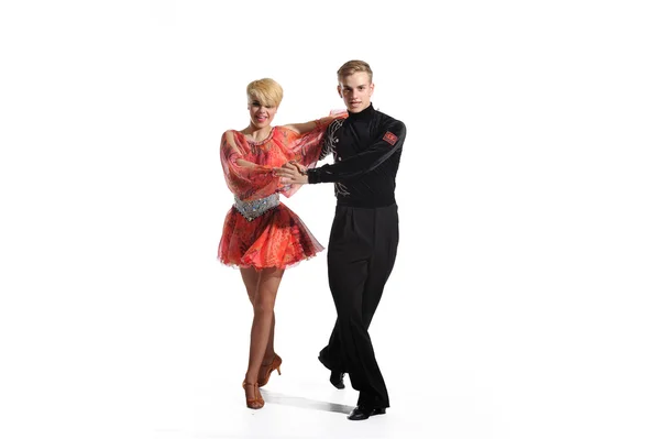 Vackra par i aktiva ballroom dance — Stockfoto