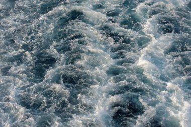 uyku modundan çıkarma gemisi tarafından neden olduğu.