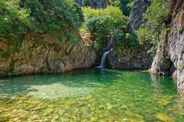 Vattenfall i Samothraki "Vathres" i norra Grekland — Stockfoto