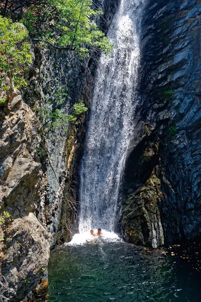 Watervallen in Wasilla "Vathres" in Noord-Griekenland — Stockfoto