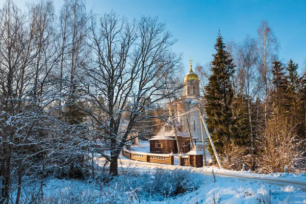 Zimní Les Ortodoxní Kostel — Stock fotografie