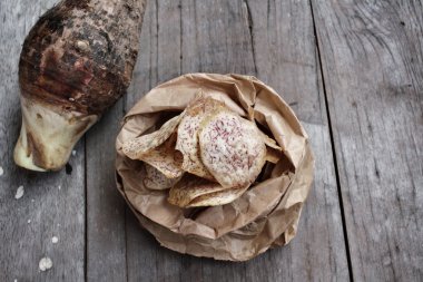 taze taro taro cips ve sos