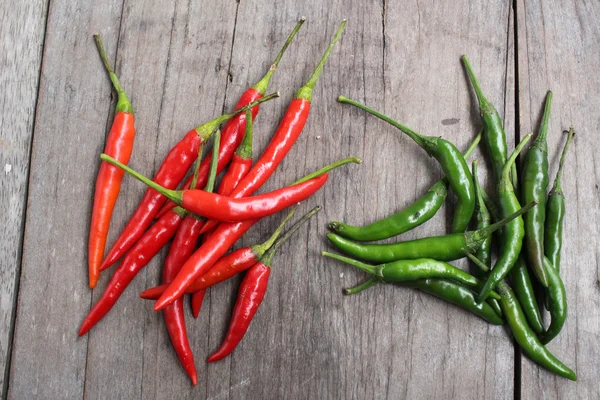 Red and green chili — Stock Photo, Image