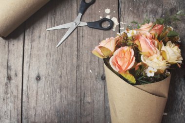 Yapay çiçek güzel gül