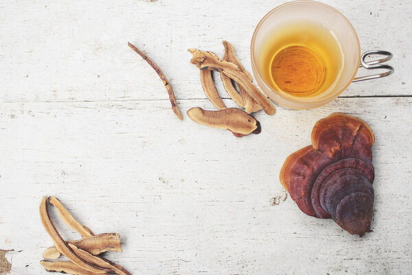 Чай Lucidum oderma - грибы Ling zhi
.