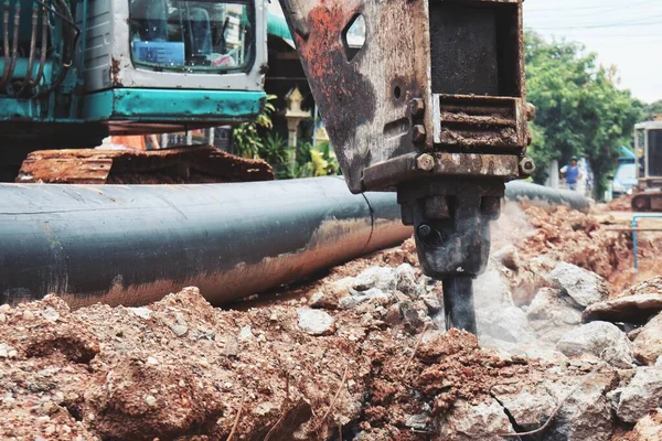 道路用水管及钻机工业 — 图库照片