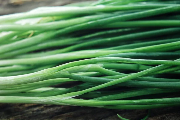 Green Spring Onions Wood Background — Stock Photo, Image